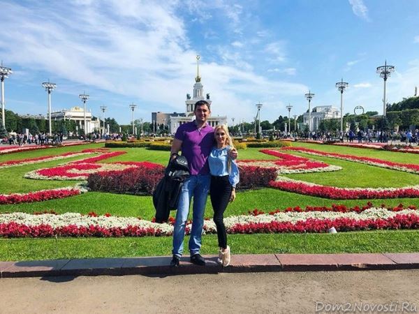 Андрей Шабарин: «Скоро год нашим отношениям с Розочкой!»